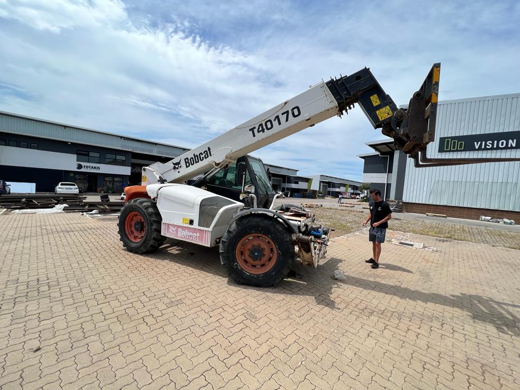 Telehandler Bobcat T40170 TELEHANDLERS AND ROUGH TERRAIN
