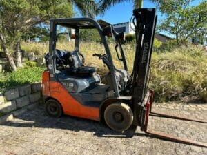 Toyota 8FG18 forklift orange