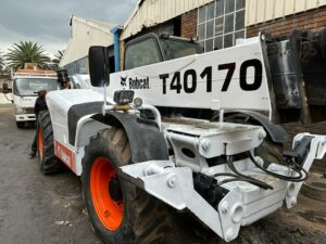 Bobcat T40170 Telehandler white