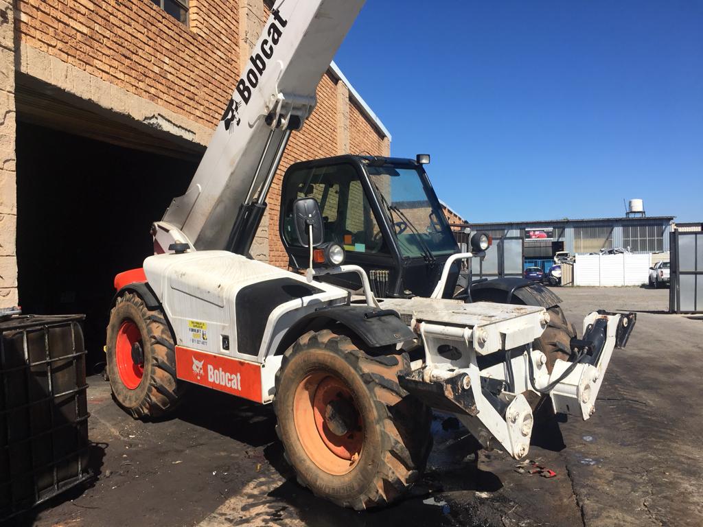 Second Hand Telehandlers Bobcat T40140 white